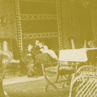SLM P2013-336 - Clara Fleetwood med barnen i hemmet i Södertälje på 1890-talet