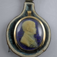 SLM 5178 - Medaljong av guld, glas och vax, tillverkad av Johan Fredrik Wildt i Stockholm 1809