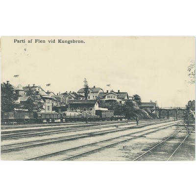 SLM P07-1899 - Vykort, Kungsbron och järnväg i Flen, tidigt 1900-tal