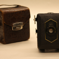 SLM 34951 1-2 - Lådkamera, Zeiss Ikon Baby Box, 1942