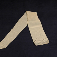SLM 29779 - Crépenylonstrumpa från sybehörsaffären Leck´s Textil i Gnesta