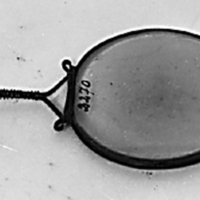 SLM 2270 - Förstoringsglas infattat i koppar, med skaft av koppartråd