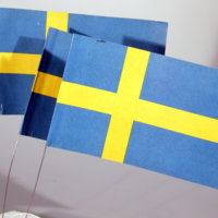 SLM 25947 20 - Flaggor av papper, svenska flaggan, julpynt från Eskilstuna