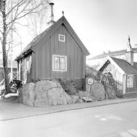 SLM R21-88-8 - Litet trähus på stengrund, Nyköping