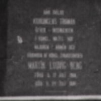 SLM R168-78-4 - Gravsten på Taxinge kyrkogård
