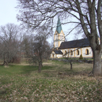 SLM D10-733 - Helgarö kyrka, kyrkmiljön sett från söder