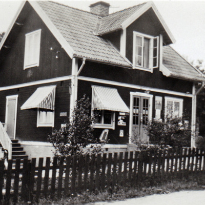 SLM P2016-0200 - Dahlgrens livsmedelsaffär i Stuvsta, 1920-1930-tal