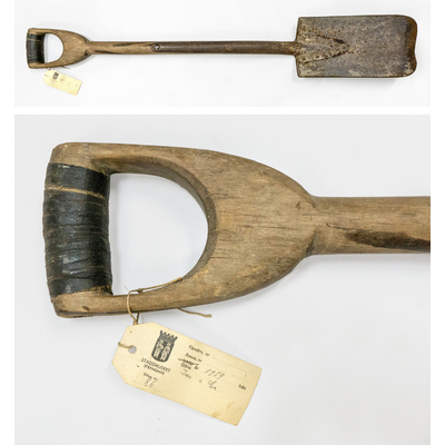 SLM 59411 - Spade av järn med träskaft från Grassagården i Strängnäs