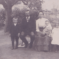 SLM P2015-898 - Fritz med familjen år 1909