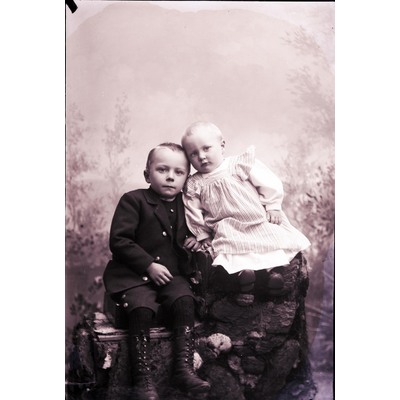 SLM X391-78 - Porträtt på två barn