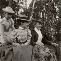 SLM P11-6351 - Maja Almgren, Hildegard Aspelin och Greta Söderblom