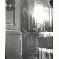 SLM X1105-80 - Detalj av ljusstake, Turinge kyrka