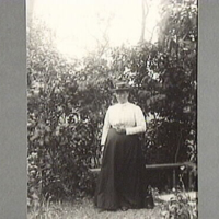 SLM AR10-1121372 - Fru Anna Olsson, Roligheten, 1910-tal