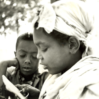 SLM FH1085-6238 - Läsande barn, skolundervisning i Etiopien 1935-1936