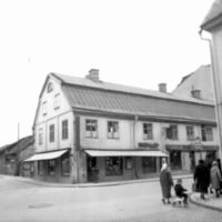 SLM POR57-5561 - Westlings elektriska får nya lokaler i Nyköping 1957