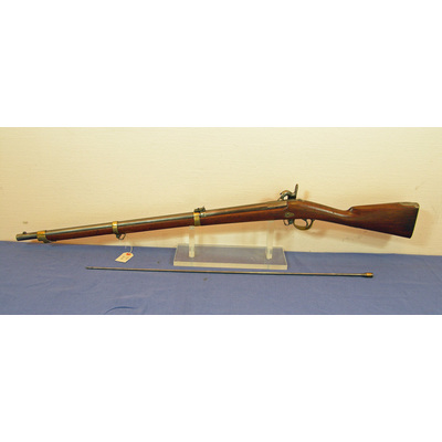 SLM 6082 - Enkelpipigt gevär med grov kaliber, laddstake och bajonett, modell m/1855
