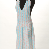 SLM 36681 - Förkläde av mönstrat bomullstyg, 1960-tal