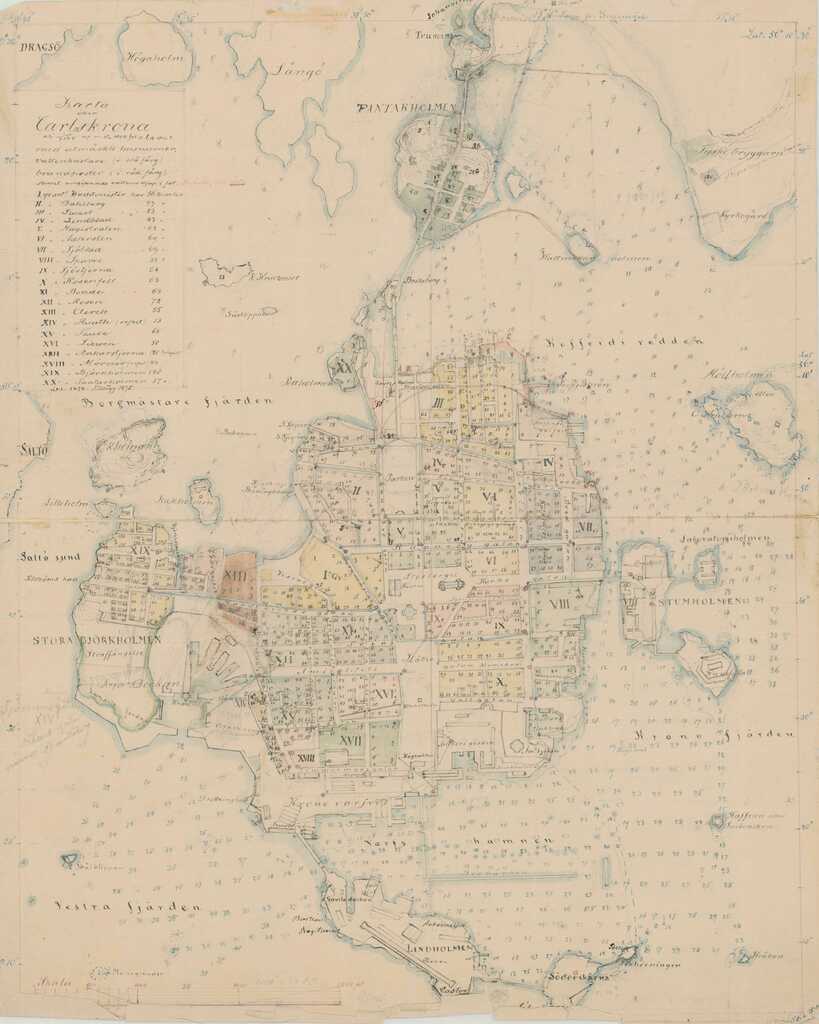 RK5 Karta öfver Carlskrona 1714  med utmärkta husnummer, vattenkastare (iblå färg), brandposter (röd färg). Tryckår 1872, ritad 1875.jpg