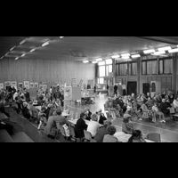 BLM Sba 19790421 b 16 - Församling i idrottshall