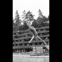 BLM Sba 19790629 a 12 - Kvinna som utför simhopp