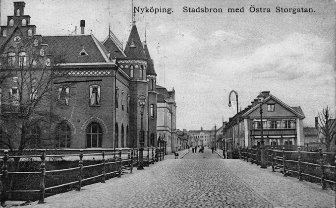 Nyköping. Stadsbron med Östra Storgatan. (Sparb...