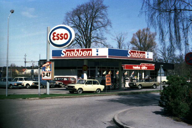 Esson bensinstation. Teatergatan. Fototid: 1980...