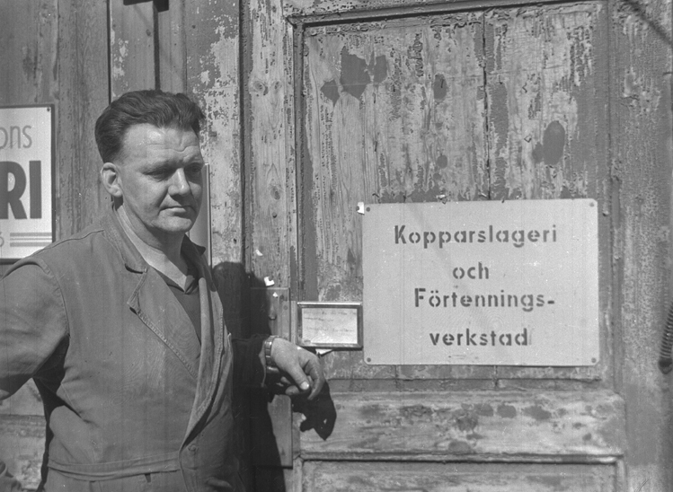 Sven Wärn, Kopparslagare. Fototid: 1964.