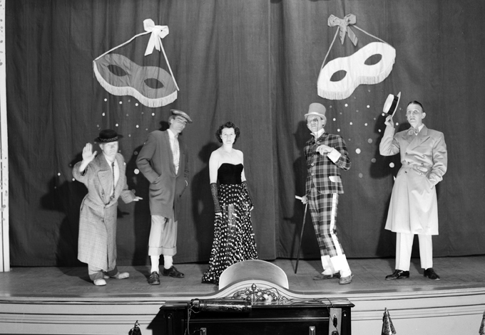 Revy på Nyköpings Teater. Fototid: 1947.