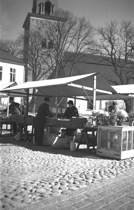 Stora Torget, Salustånd. Fototid: 1922-1968.