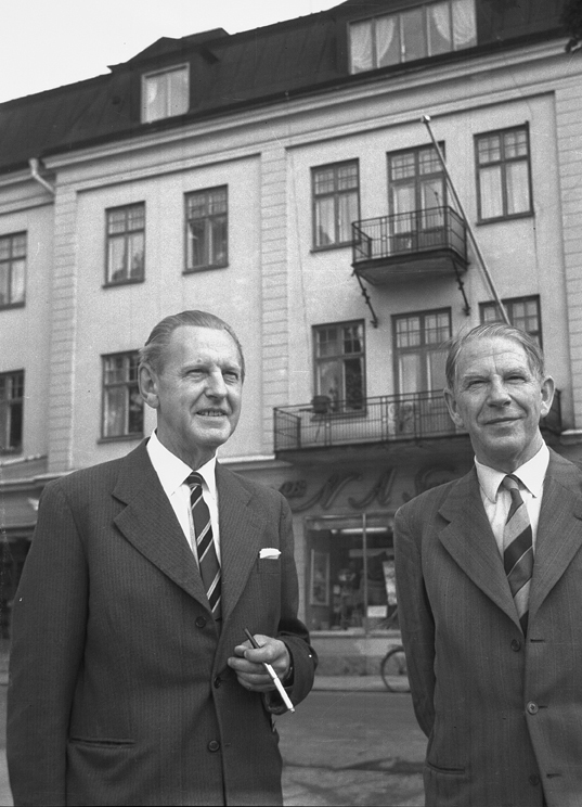 Bröderna Olle och Petrus Svensson, Järnhandlare...
