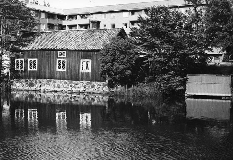 Uthus vid ån, kvarteret S:t Anna. Fototid: 1954...
