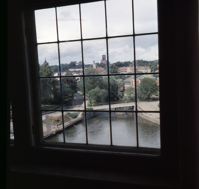Återbärsbron från Slottet. Fototid: 560727.