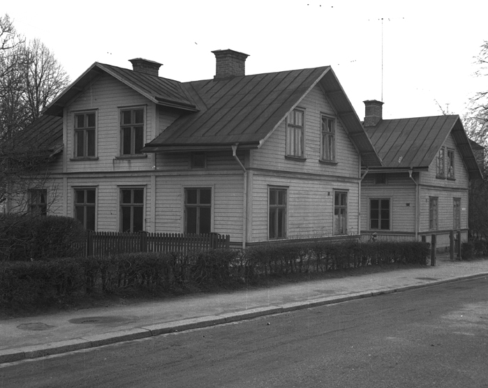 Västra Trädgårdsgatan 2-4.