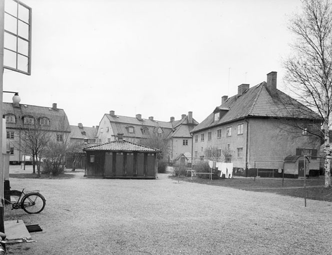 Gårdsinteriör. Östra Rundgatan. Fototid: 1967.