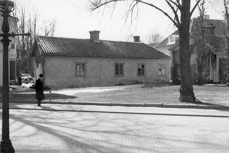 Gårdsbyggnad från Östra Torget. Fototid: 1955-1...