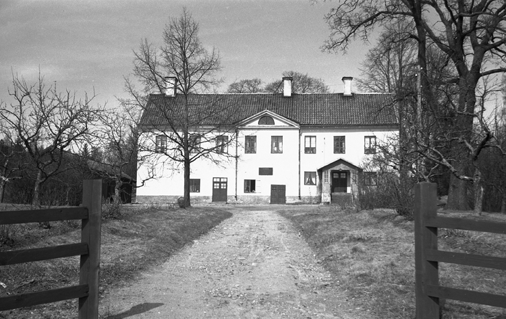 Magnibergs huvudbyggnad. Fototid: 1947.