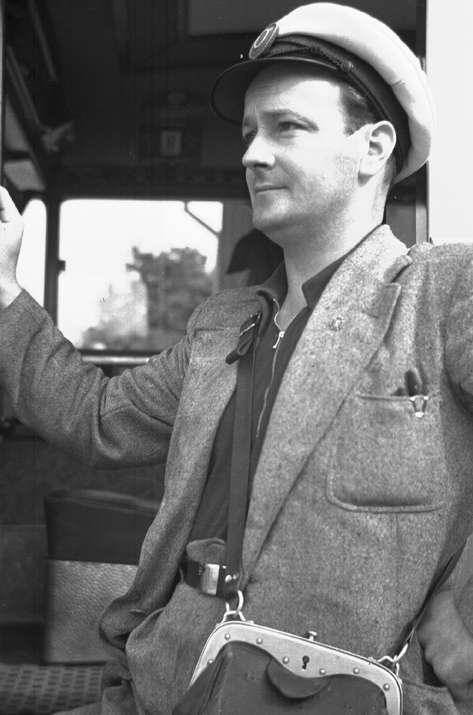Pettersson, Chaufför. Fototid: 1922-1968.