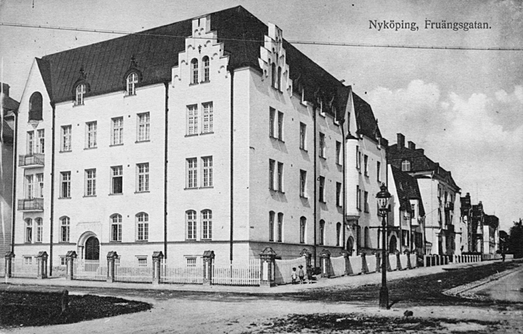 Nyköping, Fruängsgatan. Fototid: 1910-1916.