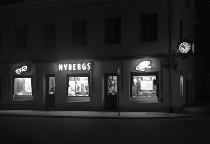 Nyköpings Ur och Optikaffär. Västra Nyköping. F...