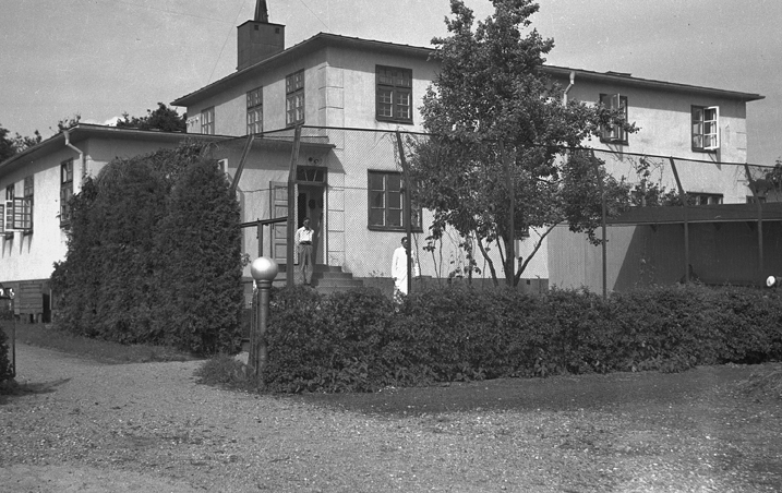 Hemgårdens sjukavdelning. Fototid: 1922-1960.