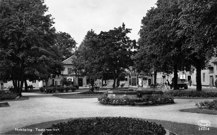 Nyköping. Teaterparken. Fototid: 1926-1940.