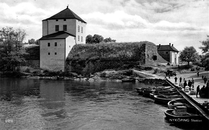 Nyköping. Slottet. Fiskbron. Fototid: 1931-1938.