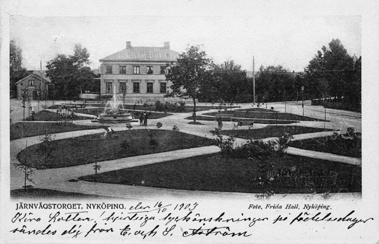 Järnvägstorget, Nyköping. Fototid: 1886-1903.
