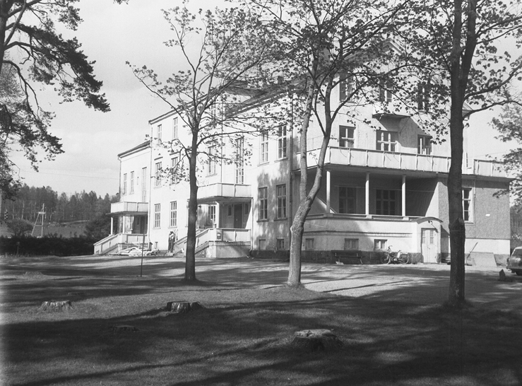 Hemgården. Fototid: 1922-1960.