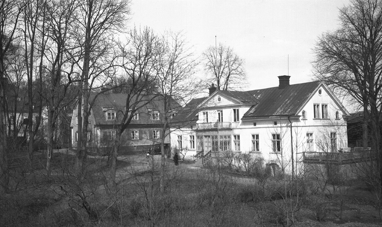 Gamla Herrgården vid Bruksgränd. Huset var anta...