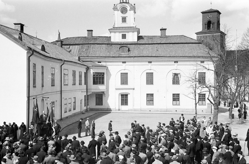 Första maj, Samling på Smörtorget. Fototid: 1938.