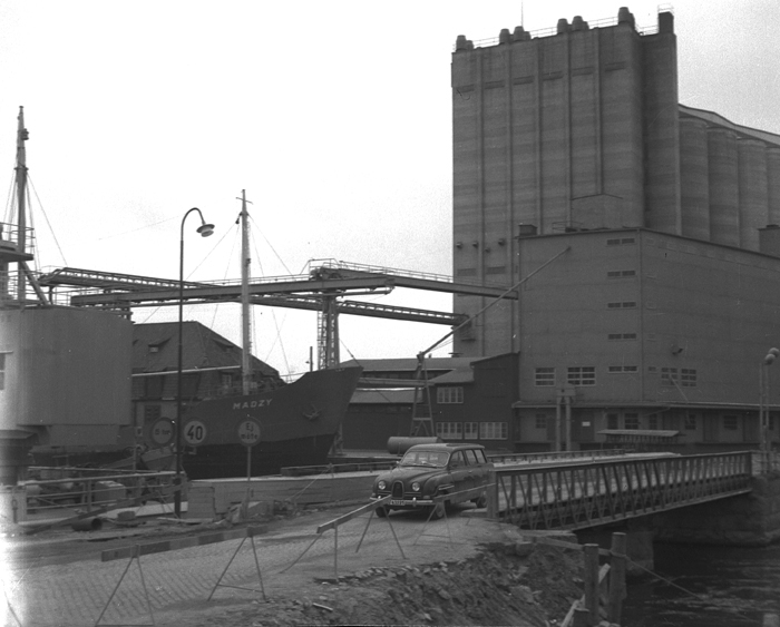 Hamnbron. Fototid: 1965-1966.
