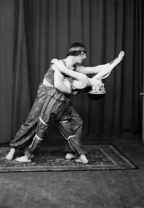 Dansbild från 1956 på Nyköpings teater. Fototid...