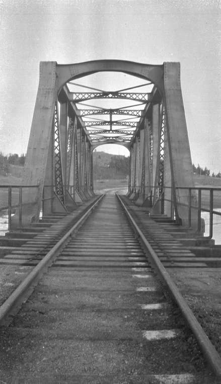 Järnvägsbro över Nyköpingsån.