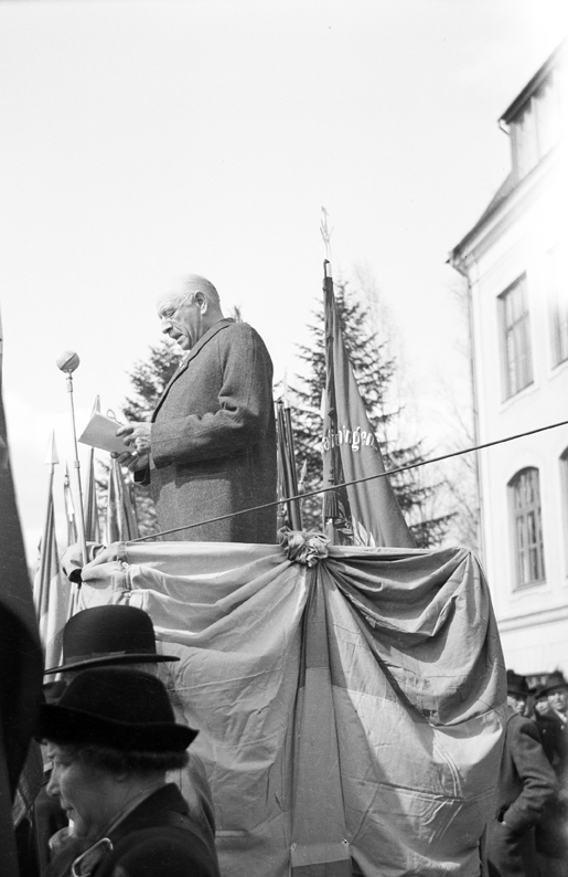 Carl Wellander talar, Östra Skolan Fototid: 1941.